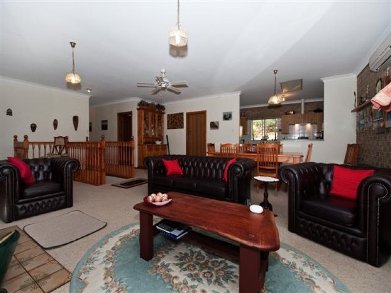 18 Bradshaw Avenue, Crafers SA 5152