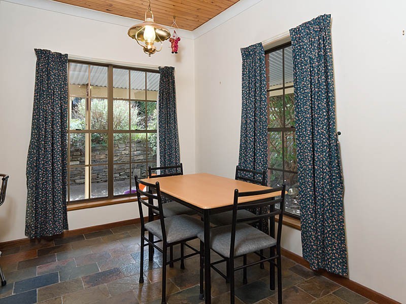 11 Allen Avenue, Mount Barker SA 5251