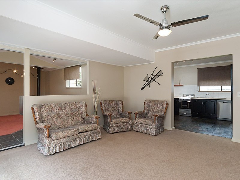 11 Baker Street, Callington SA 5254