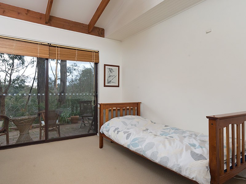 66 Emmett Road, Crafers West SA 5152