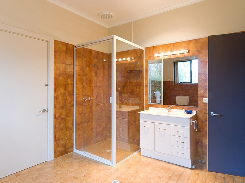 66 Emmett Road, Crafers West SA 5152