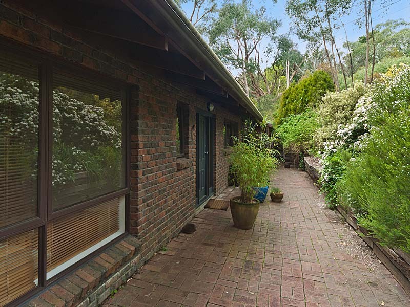 66 Emmett Road, Crafers West SA 5152