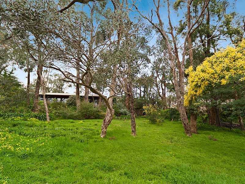 66 Emmett Road, Crafers West SA 5152