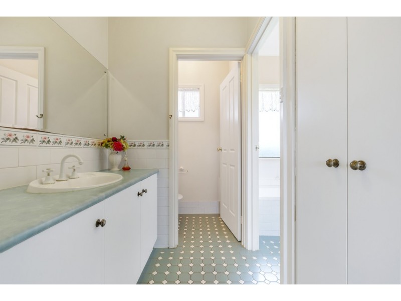 6 Dalmeny Drive, Mount Barker SA 5251