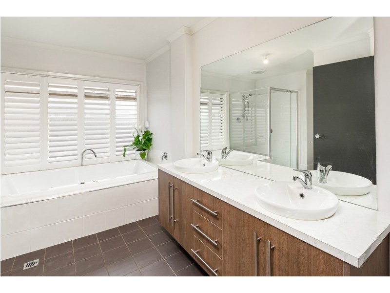 32 Greenfield Street, Mount Barker SA 5251