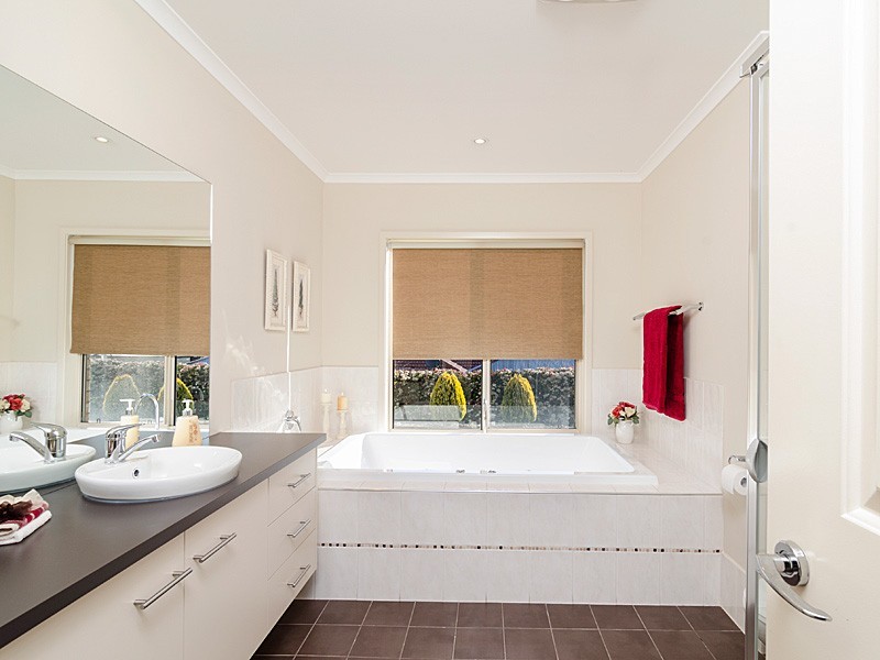 5 Barrow Court, Mount Barker SA 5251