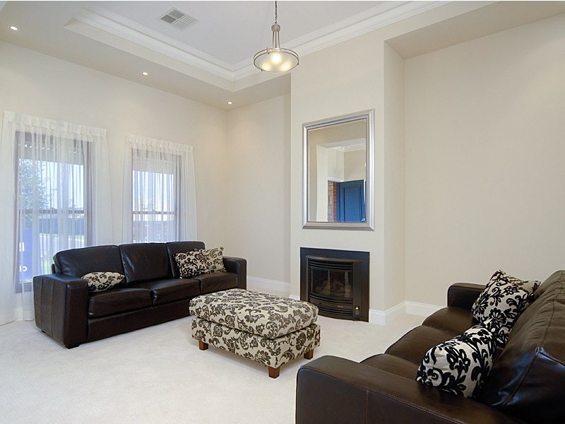 8 Greenfield Street, Mount Barker SA 5251