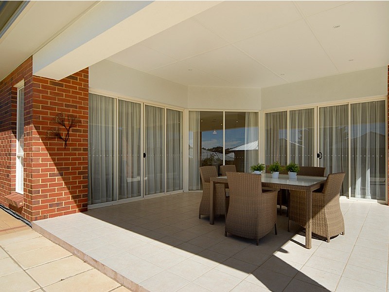 8 Greenfield Street, Mount Barker SA 5251