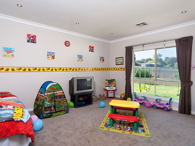 14 Pontiac Road, Mount Barker SA 5251