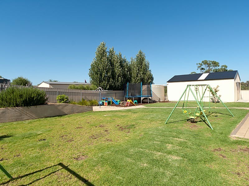 14 Pontiac Road, Mount Barker SA 5251