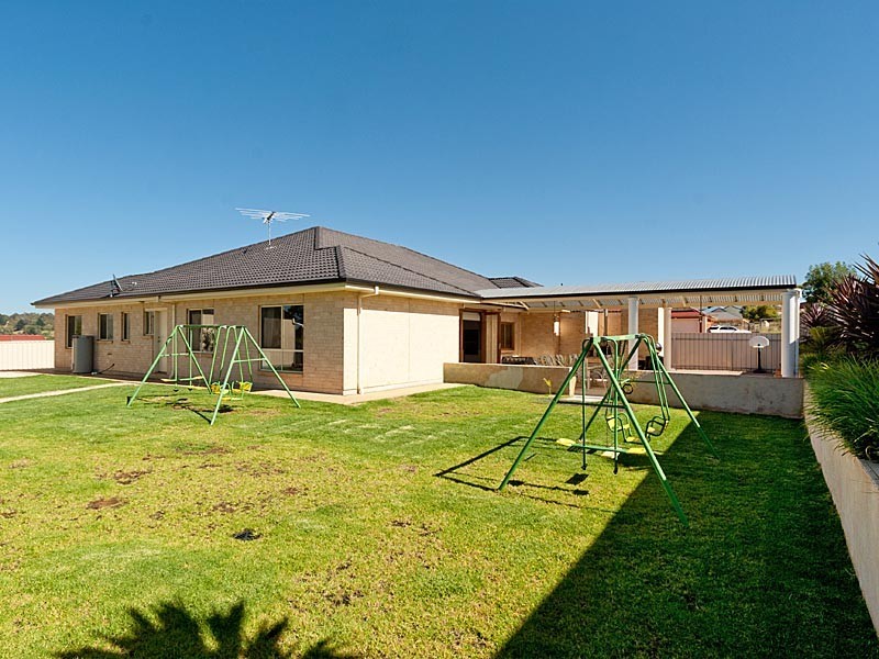 14 Pontiac Road, Mount Barker SA 5251