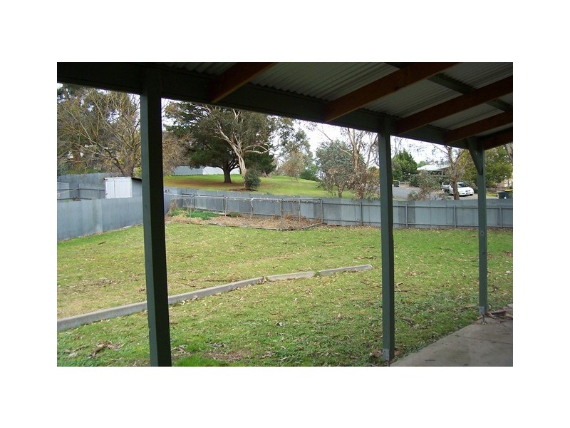 6 Watts Road, Brukunga SA 5252