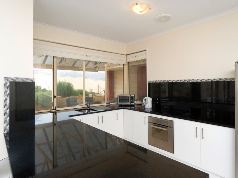 37 Waterford Avenue, Mount Barker SA 5251