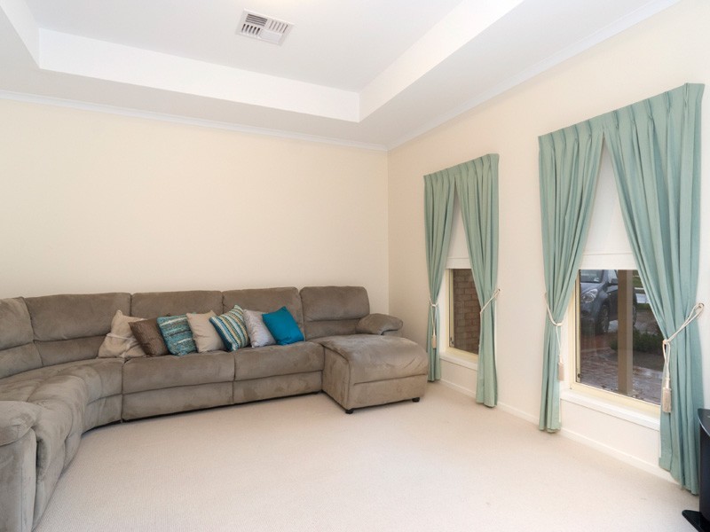 37 Waterford Avenue, Mount Barker SA 5251