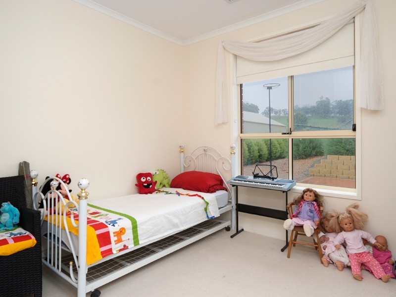 37 Waterford Avenue, Mount Barker SA 5251