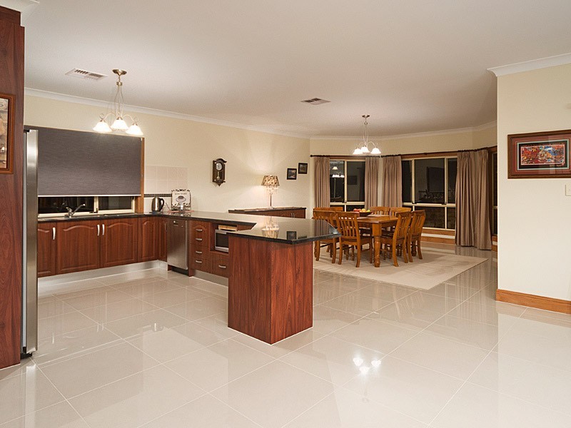 9 Fairfield Road, Mount Barker SA 5251