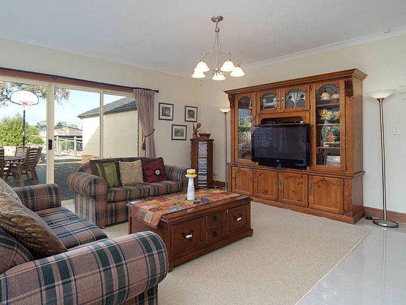 9 Fairfield Road, Mount Barker SA 5251