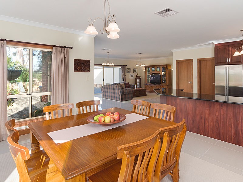 9 Fairfield Road, Mount Barker SA 5251