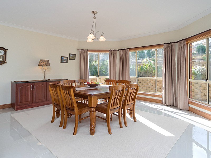 9 Fairfield Road, Mount Barker SA 5251