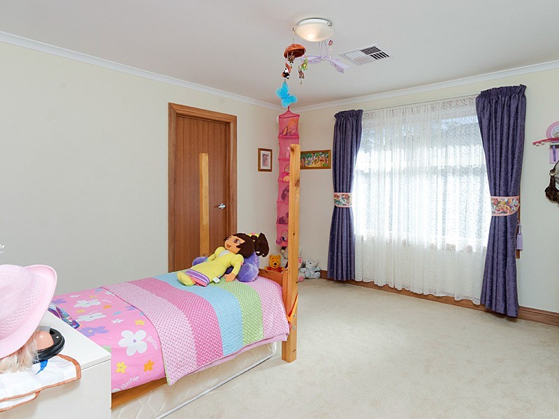 9 Fairfield Road, Mount Barker SA 5251