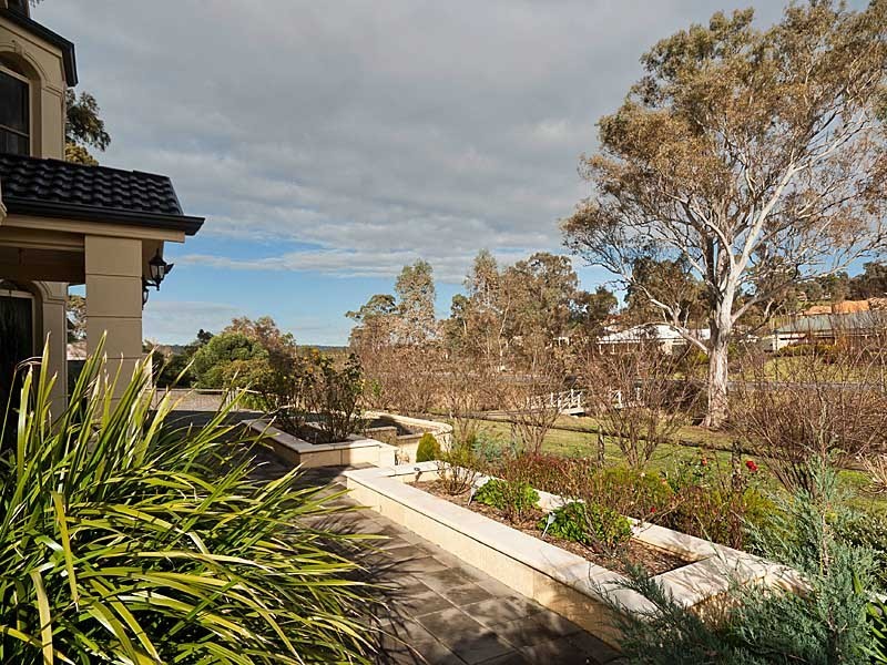 9 Fairfield Road, Mount Barker SA 5251