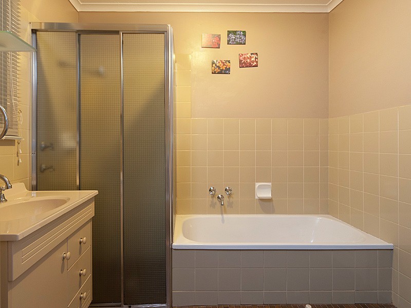 9 Cedar Grove, Mount Barker SA 5251