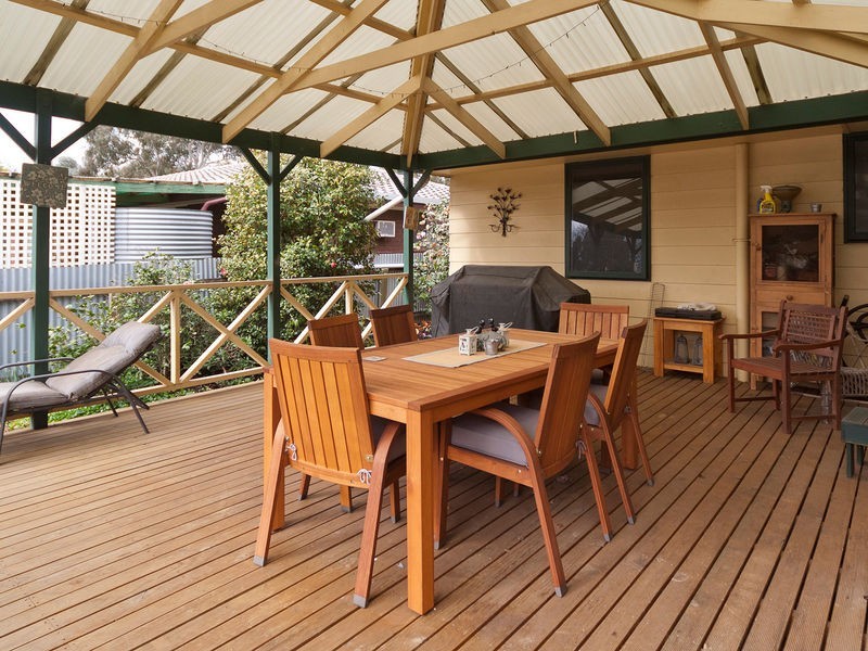 9 Cedar Grove, Mount Barker SA 5251