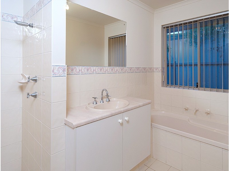 12 Douglas Drive, Mount Barker SA 5251