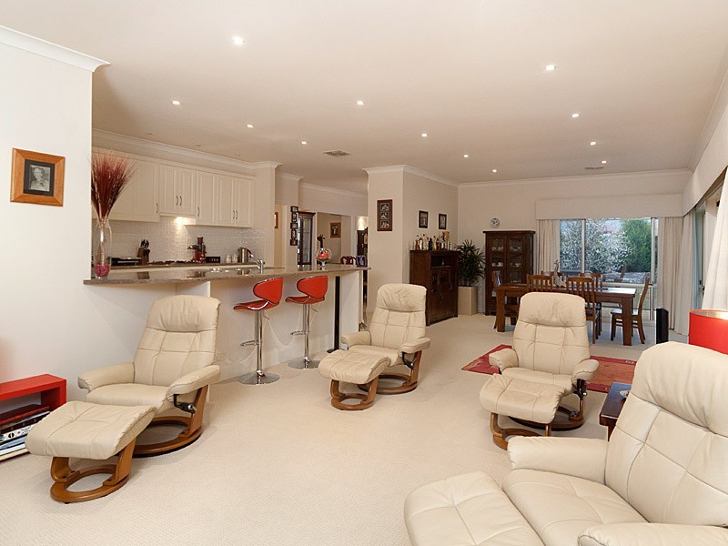 20  Pontiac Road, Mount Barker SA 5251