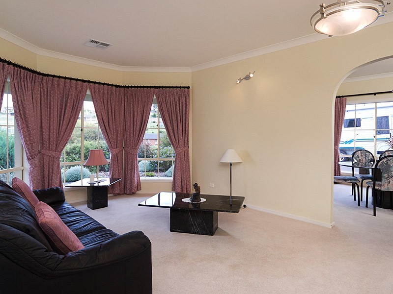165 Burnbank Way, Mount Barker SA 5251