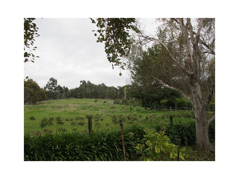 33 Woods Hill Road, Summertown SA 5141