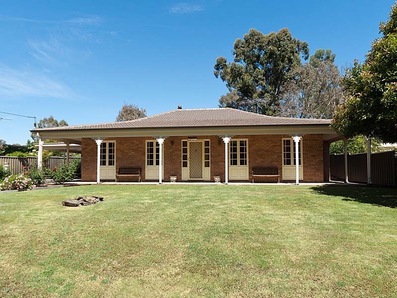 17 Memorial Drive, Mount Barker SA 5251
