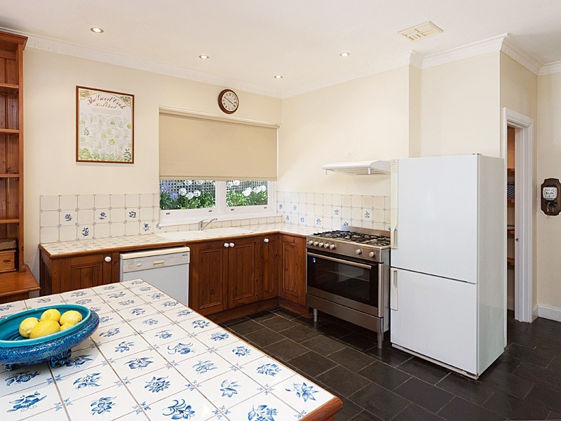 2 Turner Crescent, Stirling SA 5152