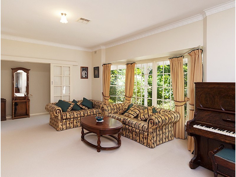 2 Turner Crescent, Stirling SA 5152