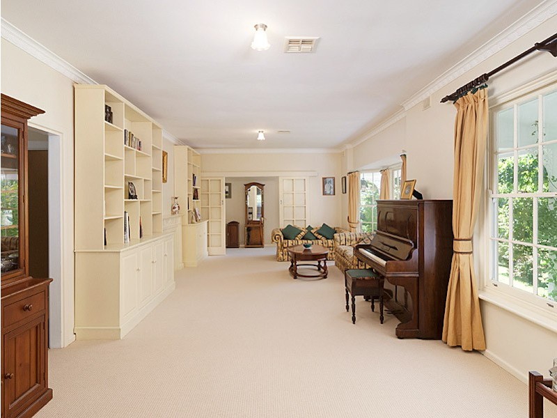 2 Turner Crescent, Stirling SA 5152