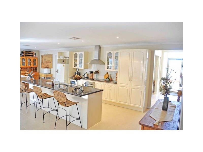 17 Nicholas Paech Drive, Hahndorf SA 5245