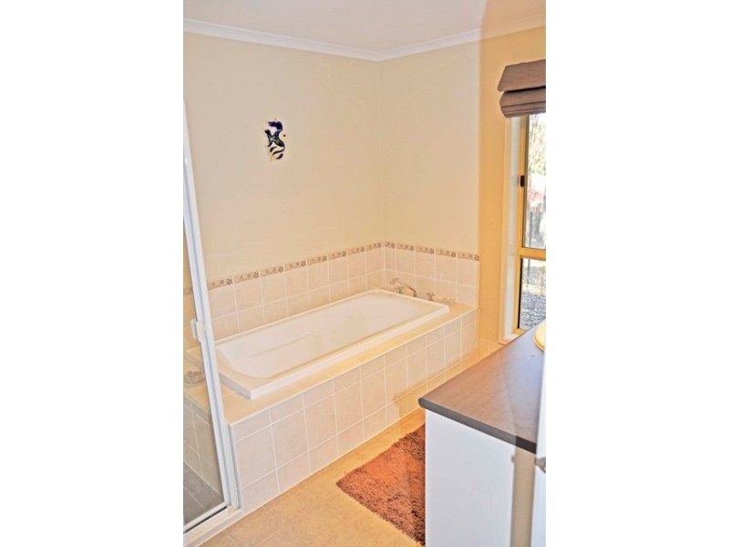 17 Nicholas Paech Drive, Hahndorf SA 5245