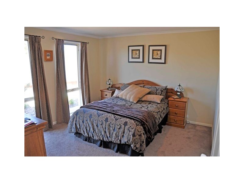 17 Nicholas Paech Drive, Hahndorf SA 5245