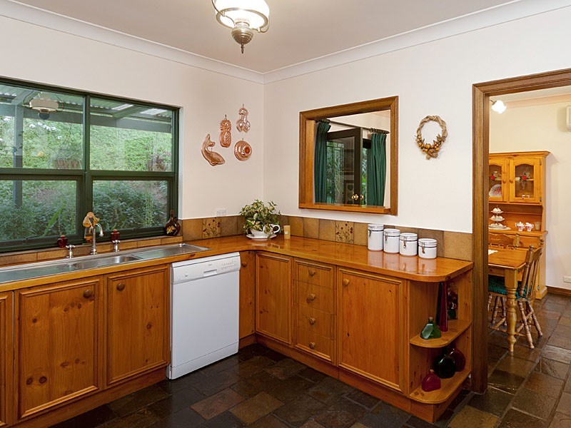 28 Fern Hill Road, Bridgewater SA 5155