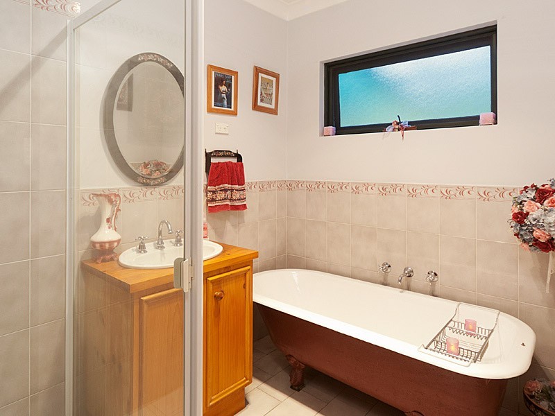 28 Fern Hill Road, Bridgewater SA 5155