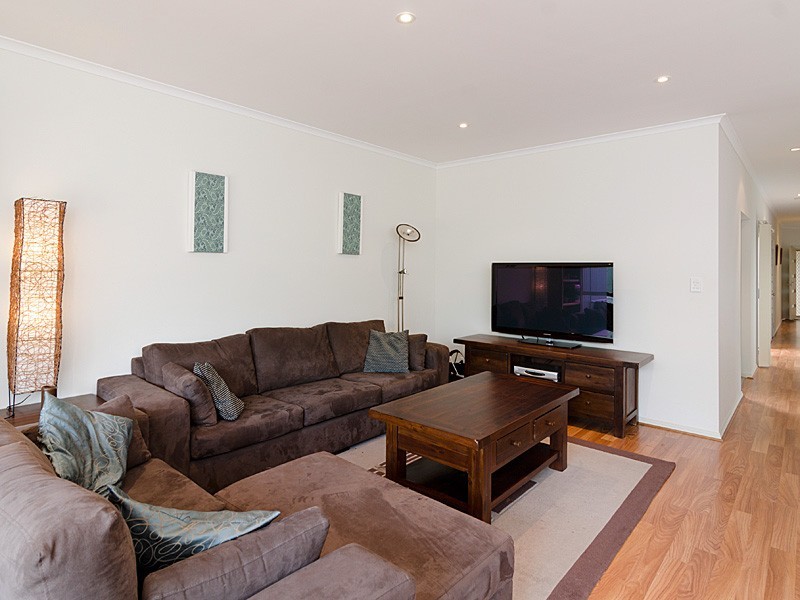 1A and 1B Collins Street, Mount Barker SA 5251