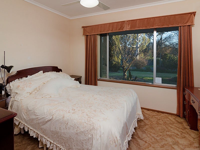 17 Collins Street, Hahndorf SA 5245
