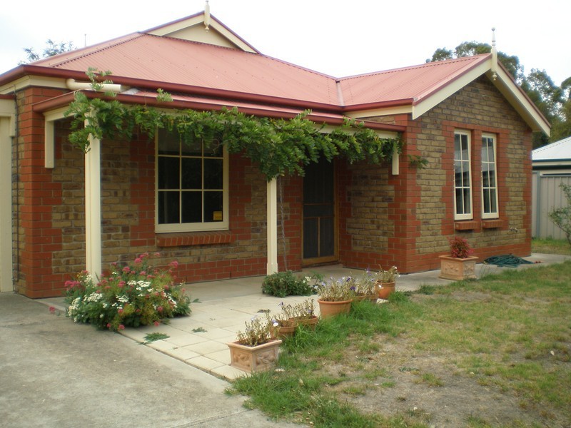 8 Dean Street, Mount Barker SA 5251