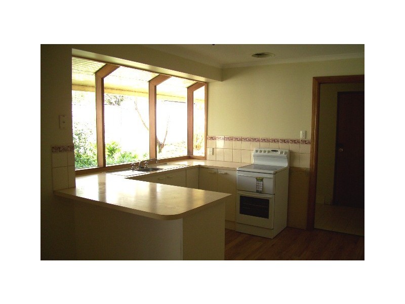 8 Dean Street, Mount Barker SA 5251