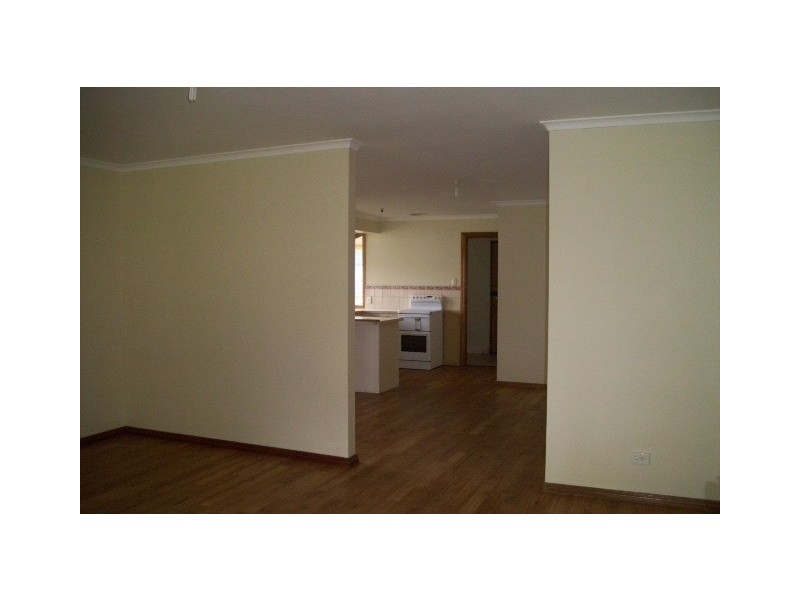 8 Dean Street, Mount Barker SA 5251