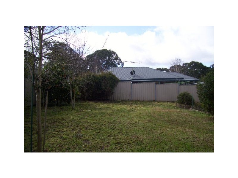 8 Dean Street, Mount Barker SA 5251