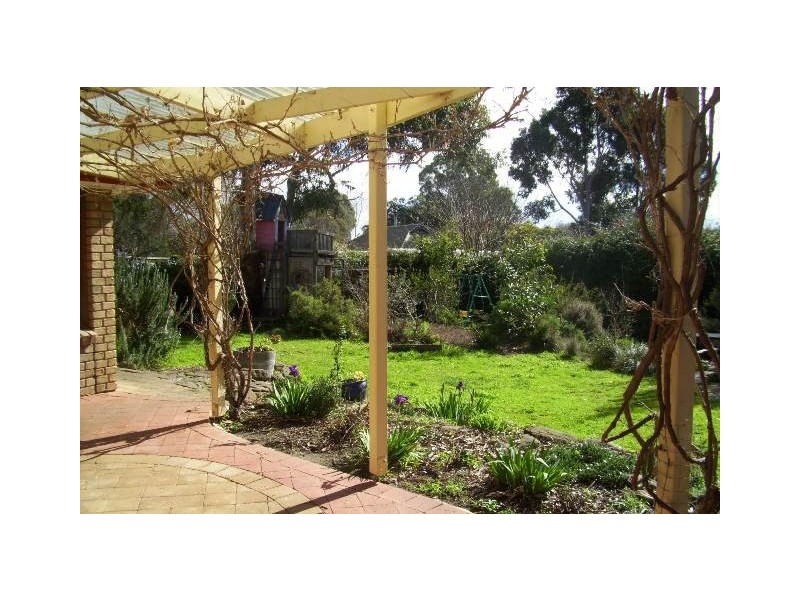 8 Acacia Street, Mount Barker SA 5251