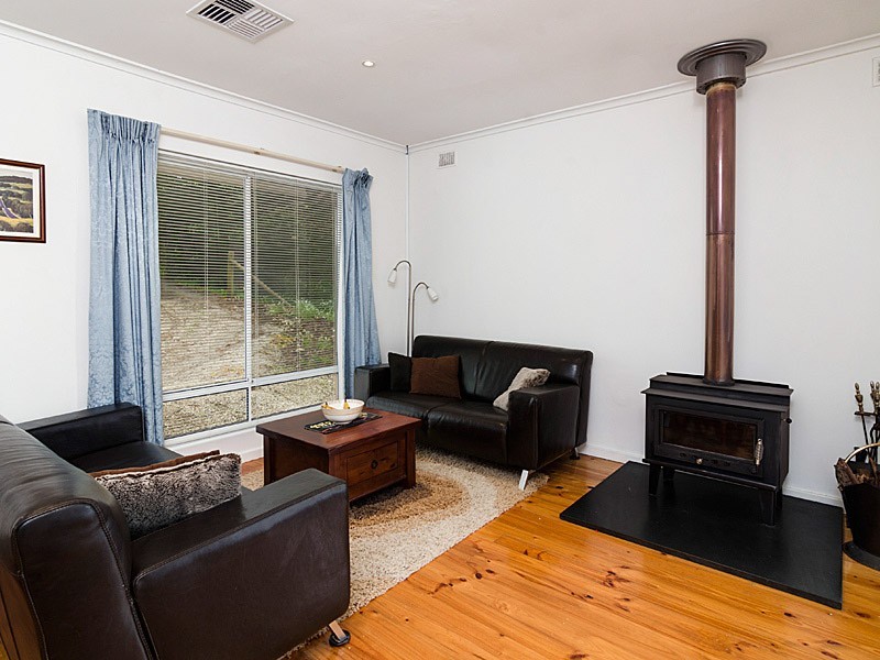 18 Lesley Crescent, Crafers SA 5152