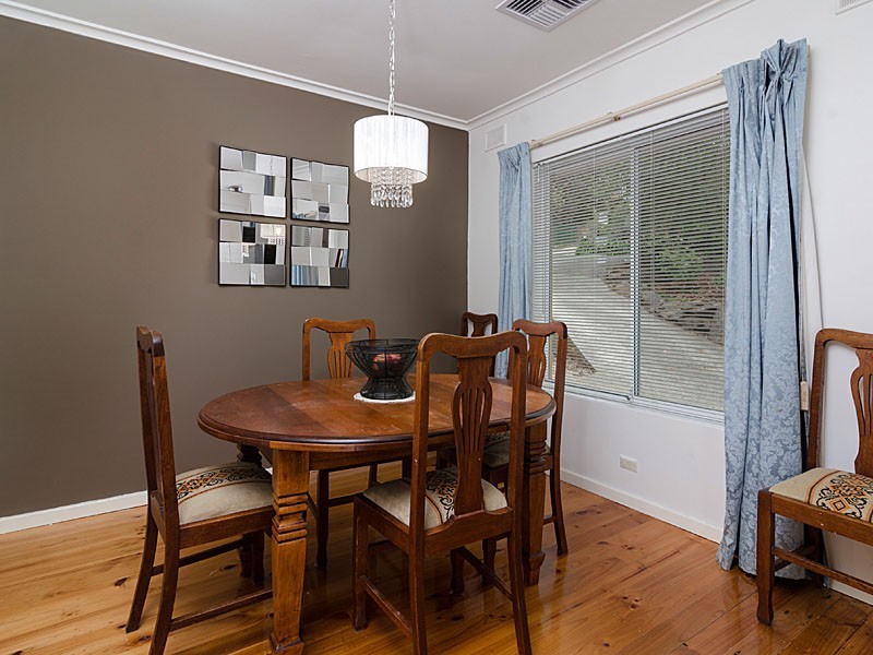 18 Lesley Crescent, Crafers SA 5152