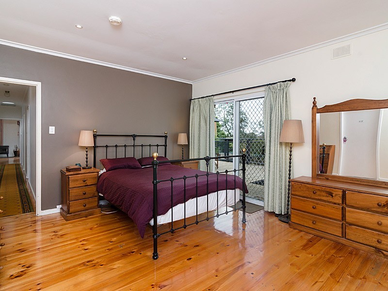 18 Lesley Crescent, Crafers SA 5152